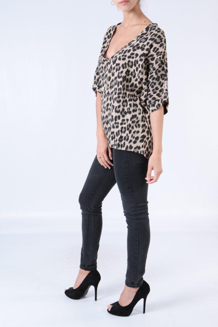 Ruskea leopardikuvioinen pusero