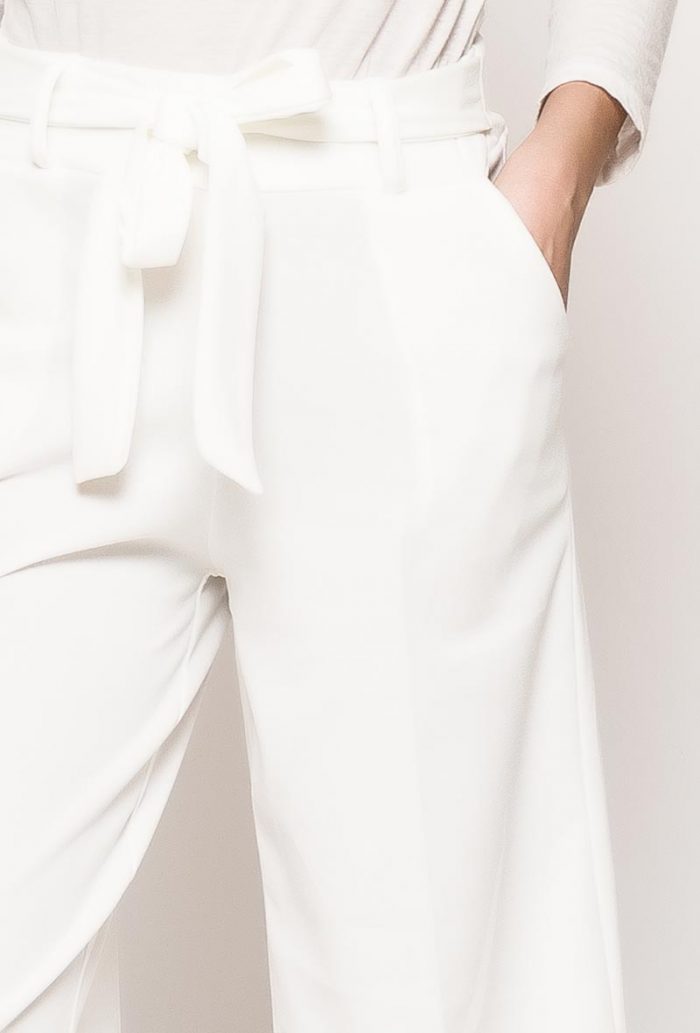 Valkoiset culotte-housut